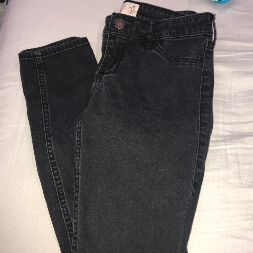 black hollister jeans